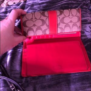 Barely used Coach wallet. See separate listing for matching purse.